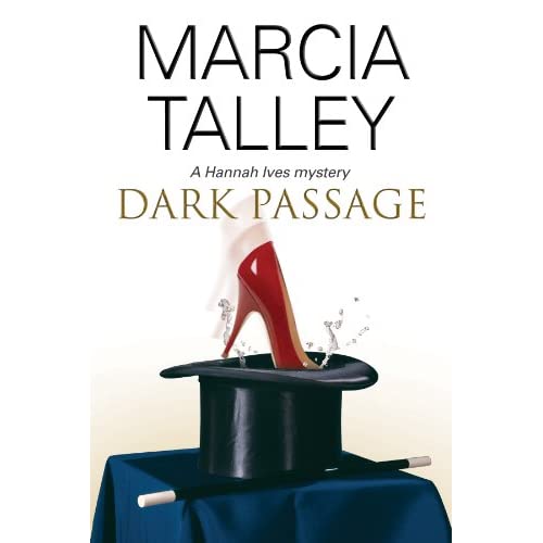 Dark Passage: 12 (A Hannah Ives Mystery, 12)